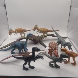 Jurassic World - LOT OF 10  Year 2017-2020